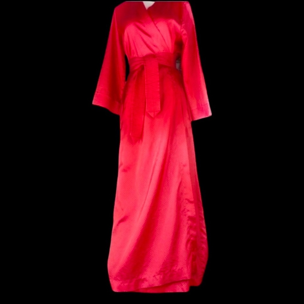 Authentic Vintage late 1940’s Robe
Movie Star Glam Red Kimono - Picture 2 of 9